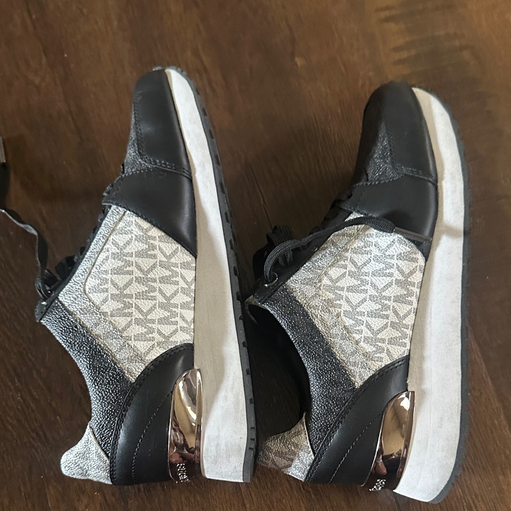 Women’s Michael Kors Black and Silver Logo Panel Sneakers Size:6.5 - Picture 14 of 16
